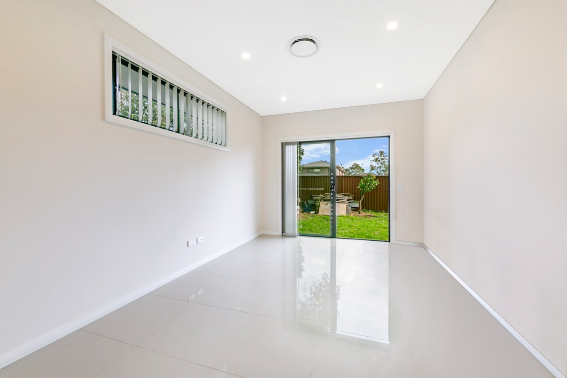 Wentworthville – R62